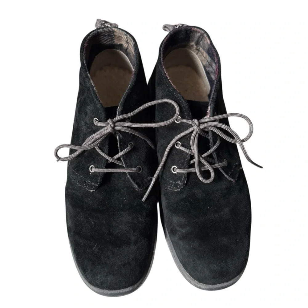 Ugg Kids Canoe Suede Chukka Boots Black Boys Size 4 US Big Kid Shoes Lace Up